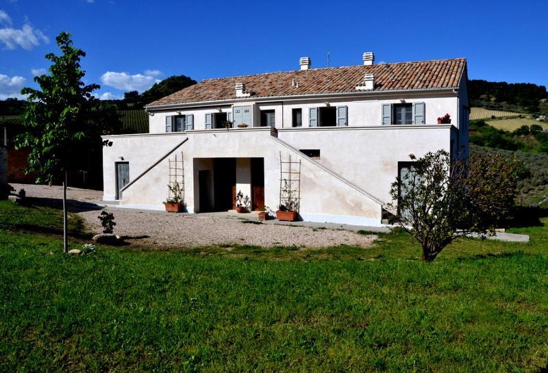 B&B Casale Fonte Vecchia Monteprandone Ngoại thất bức ảnh